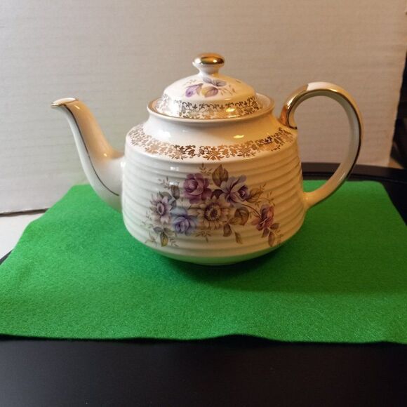 Vintage Sadler English Tea Pot 3590 Cottagecore Kitsch - Picture 1 of 11